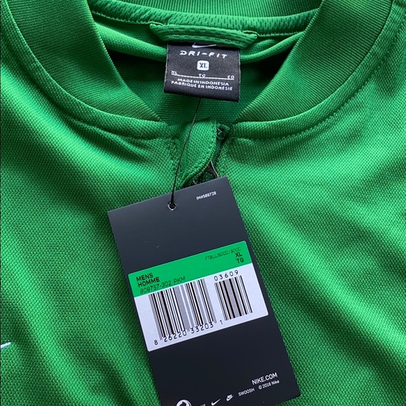 NWT NIKE dri-fit zip up - Picture 3 of 4